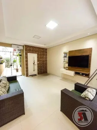 Imagem Cond. Maria Auxiliadora - Casa 220m2 c/ Piscina