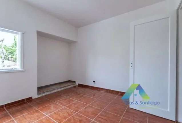 Imagem Sobrado a venda com 03 quartos 03 vagas - Proximo ao metro