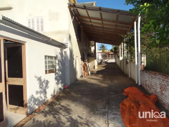 Imagem Casa de 03 dormitórios com terreno amplo,