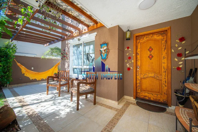 Imagem CASA COM CLASSE EM ESTILO, INTEGRADA COM ÓTIMO ACABAMENTO, NA GRANJA VIANA
