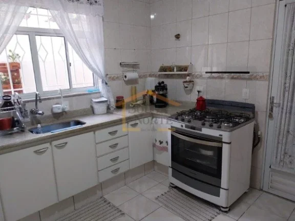 Imagem Casa em Condomínio fechado, 93m², 2 dormitórios, sala para 2 ambientes, 2 banheiros, sendo 1 lava...
