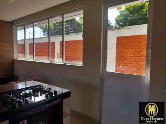 Imagem Casa de 3/4 Mobiliada Ótimo Padrão em condomínio Fechado