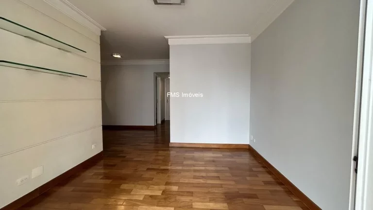 Imagem Apartamento para locação em Moema com 2 quartos, 1 suíte e 2 vagas de garagem