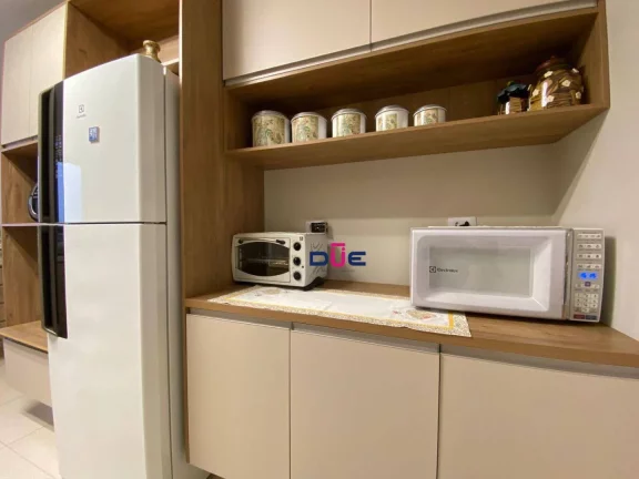 Imagem Amplo apartamento no Embaré com 2 dormitórios, suíte, dependência completa e 1 vaga demarcada