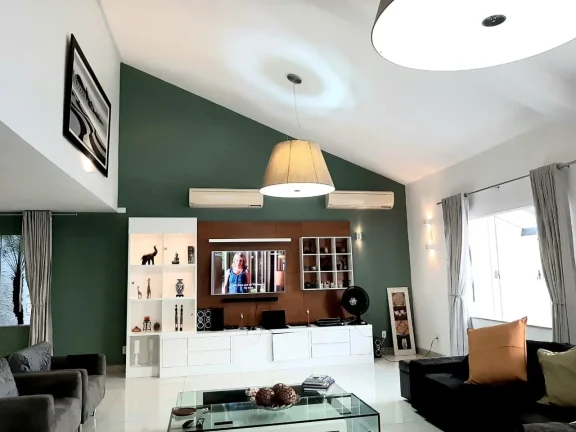 Imagem Casa em Condomínio Novo Leblon, em terreno de 1000 m², 6 suítes, jardins, piscina, área gourmet com churrasqueira.