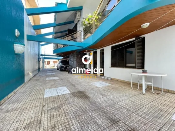 Imagem EXCELENTE CASA EM BAIRRO NOBRE