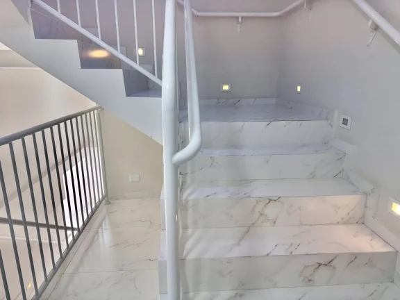 Imagem Cobertura Duplex para Venda em São José dos Pinhais, Boneca do Iguaçu, 2 dormitórios, 1 suíte, 2 banheiros, 2 vagas