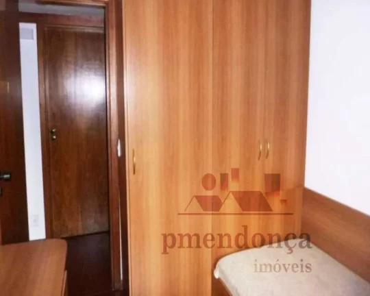 Imagem Apartamento arejado e iluminado, piso laminado, living para 02 ambientes, dormitÃ³rios ricos em armÃ...