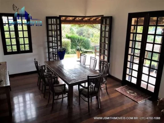 Imagem CASA Clássica e maravilhosa! 3 suítes, linda vista e casa hóspedes!