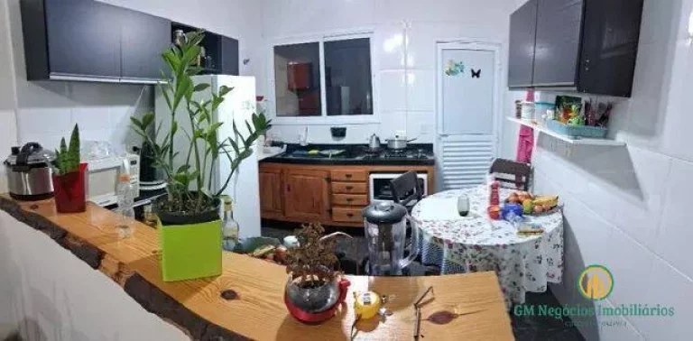 Imagem Casa térrea 3 dormitórios(sendo 1 suíte)com quintal em condomínio, centro