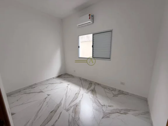 Imagem Casa térrea alto padrão com pé direito duplo, apenas 150 metros da praia