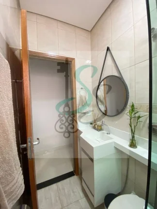 Imagem Venda de casa no Jardim Interlagos, Hortolândia. Casa com 2 dormitórios com armários e piso laminado , sala, cozinha com armários planejados e