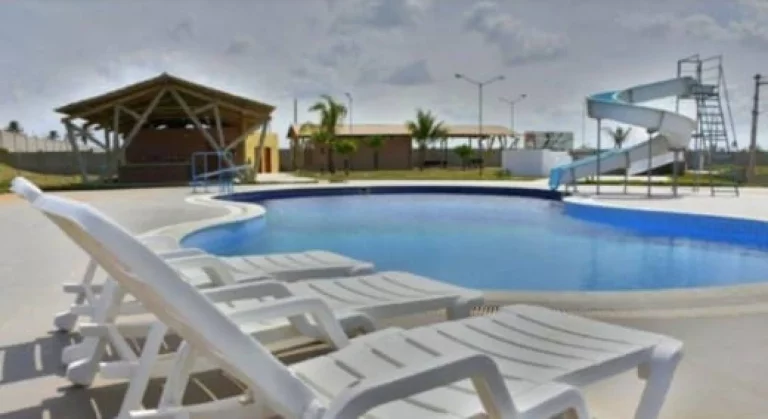 Imagem Casa Térrea à Venda no Condomínio Quintas da Barra (Pé de Areia) - Acesso Privativo ao Mar!