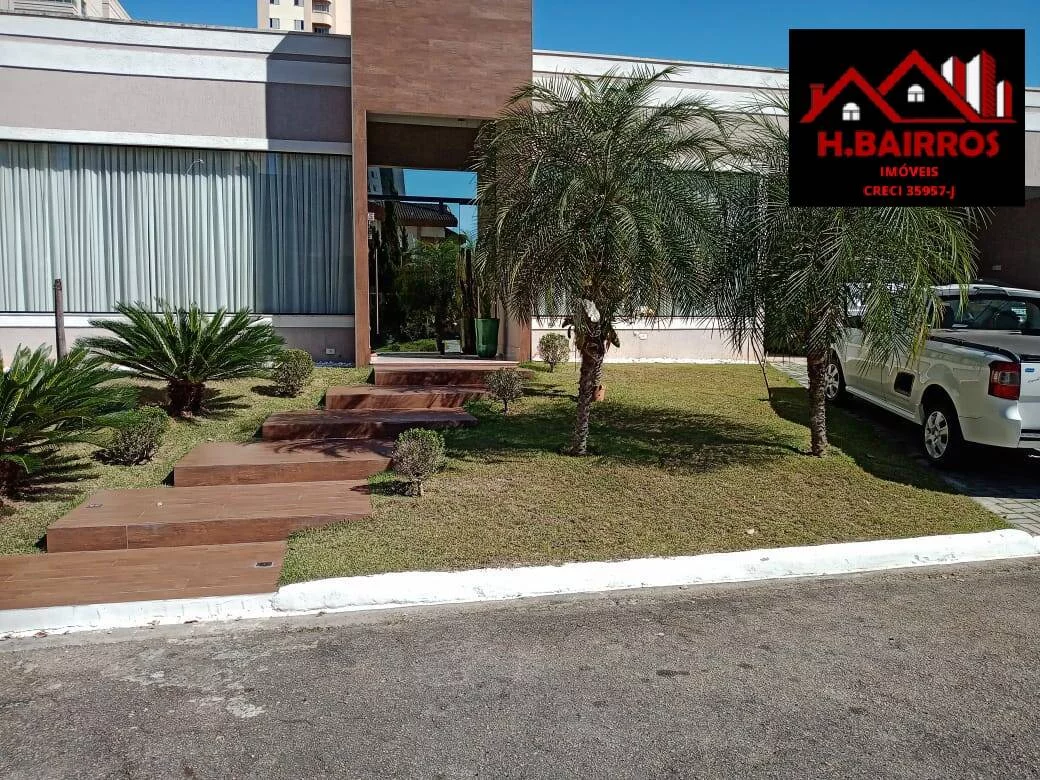 VENDE CASA COM 4 SUÍTES NO JARDIM AQUÁRIUS, 400 M DE ÁREA CONSTRUIDA