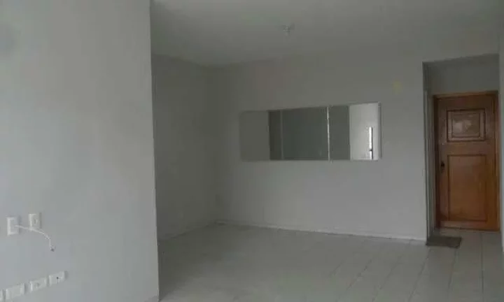 Imagem Tudo isso com localização privilegiada, próximo a escolas, supermercados, hospitais e faculdades.