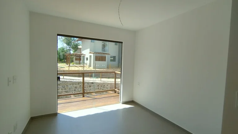 Imagem Casa em Condomínio à venda em Praia do Forte, Mata de São João - Churrasqueira, Piscina e Quadra de Tênis