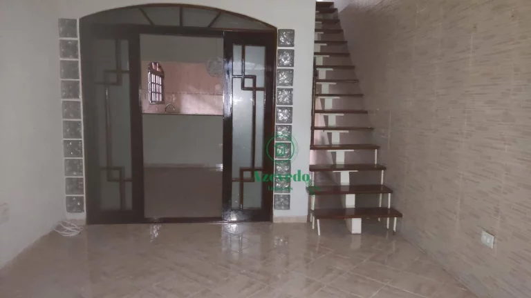 Imagem Sobrado com 4 dormitórios à venda, 191 m² por R$ 680.000,00 - Vila Nova Bonsucesso - Guarulhos/SP