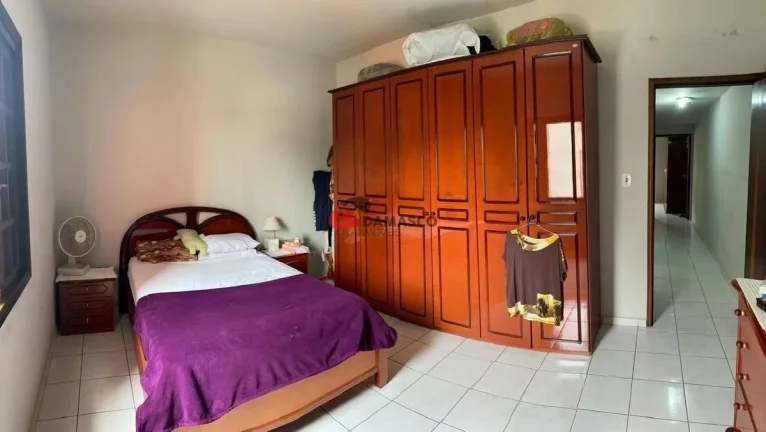 Imagem Sobrado à venda 3 Quartos, 2 Vagas, 217M², Santa Maria, São Caetano do Sul - SP