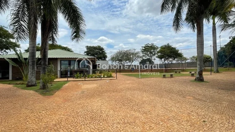 Imagem Terreno em Condomínio Fechado com 300m² com com leve aclive em localização privilegiada dentro d...
