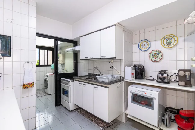 Imagem APARTAMENTO CAMPO BELO 110,00 M ÁREA ÚTIL 3 DORMITÓRIOS 1 DELES SUÍTE LAVABO SALA 3 AMBIENTES LAREIRA COZINHA AREA SERVIÇO 2 VAGAS PISCINA FITNESS