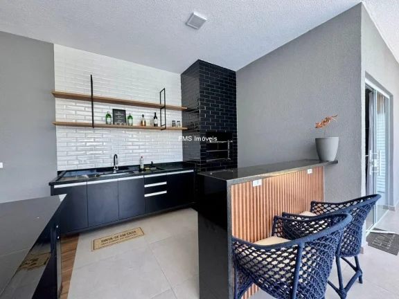 Imagem Casa com 4 suítes em condomínio em Porangaba - SP
