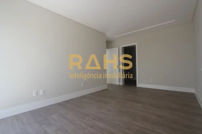 Imagem Buscando aquela cobertura nova com 4 suítes e 4 vagas de garagem? Essa é uma excelente opção par...