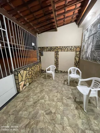 Imagem Casa na Rua de Bahia - Espaçosa e Confortável, Ótima Localização!