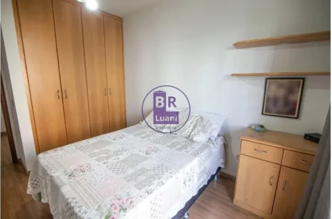 Imagem Sobrado á Venda em ótima localização