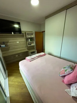 Imagem Casa 3 dormitórios ( 1 suíte), 2 vagas, Condomínio Crystal Park - Jacareí.