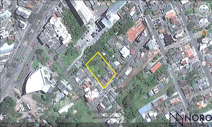 Terrenos à venda no Bairro Medianeira Santa Maria área total 2.412m²