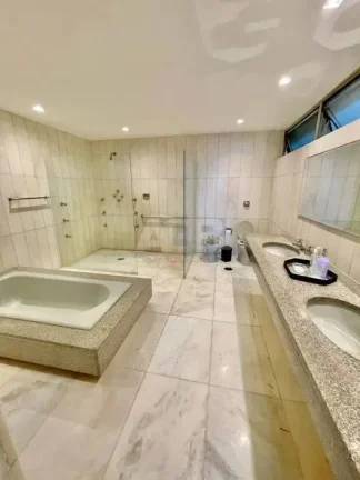 Imagem Apartamento à venda na Atlântica, 4 Suítes, 677m2, 4vagas, frontal Mar.
