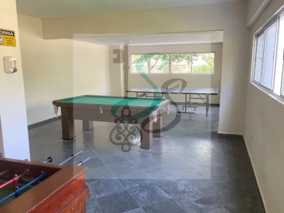 Imagem Venda de Apartamento no Guarujá! 2 dormitórios com armários, sala, cozinha com armários, lavanderia, banheiro, 1 vaga de garagem, 45 m² útil, quarto