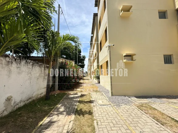 Imagem APTO TÉRREO COM 2 QUARTOS, SALA 2 AMBIENTES E MERCADO NO CONDOMÍNIO | ACEITA FINANCIAMENTO.