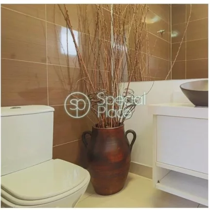 Imagem Uma lindíssima e confortável casa de condomínio que lhe oferece, segurança, privacidade, lazer, ...