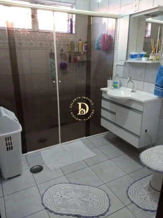 Imagem Casa - Jardim Ismênia - 3 Dormitórios (1 suíte) - 220m² - São José dos Campos/SP
