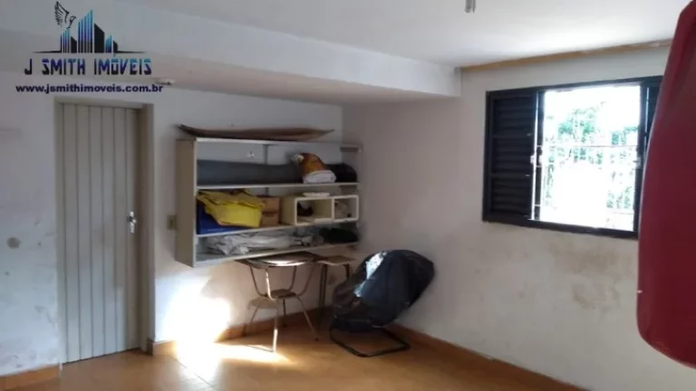 Imagem CASA TÉRREA NO CENTRO DE COTIA, EM TERRENO 320m² AO LADO DE COMÉRCIO