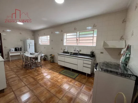 Imagem Casa com 116m² - 3 dorms - 2 vagas - Jd. Monte Azul.