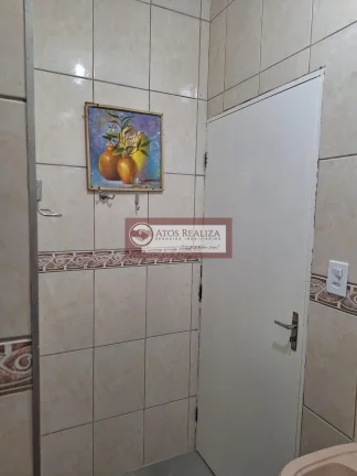 Imagem Alugo Casa na Cidade Dutra. Casa Compacta com Entrada Compartilhada na Cidade Dutra, 1 Dormitório, Sala, Cozinha, Banheiro e Área de Serviço. Ambiente bem Familiar, em ótima Localização, próximo a Estação Primavera da CPTM e Passa Rápido do Rio Bonito. R$