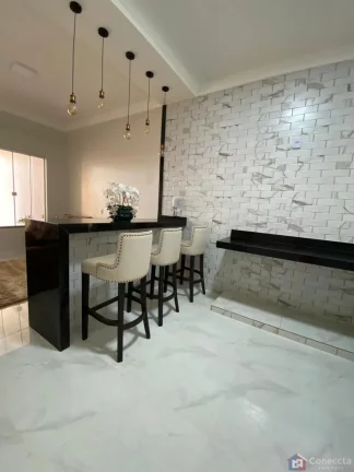 Imagem Casa à Venda no Centro de Guimarânia-MG | 3 Quartos, Suíte, Escritório e 2 Cozinhas – R$ 550 Mil