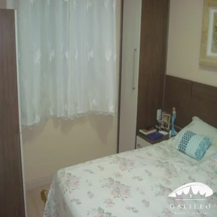 Imagem VENDA | APARTAMENTO NO RESIDENCIAL NOVE DE JULHO - Com 2 dormitórios, com varanda, armários planejados no quarto, banheiro, cozinha e 01 vaga coberta.