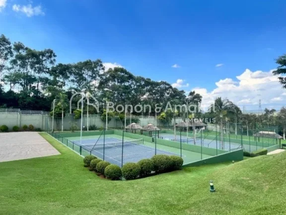 Imagem Em um terreno de 1.909m² e com 750m² de construção, esta imponente propriedade oferece conforto ...