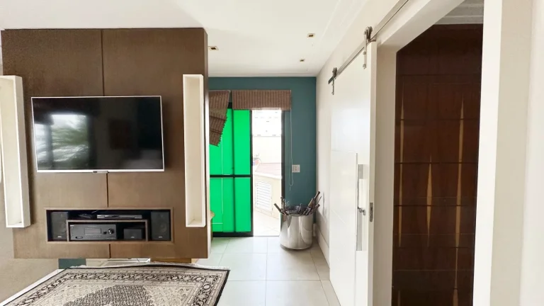 Imagem Cobertura Duplex 200M², 3Q, 3 Suítes, 6 Banheiros, 2 Vagas, 3 Salas, 1 Lavabo, Piscina Particular, Terraço com Área Gourmet, Suíte Master C/ Hidro.
