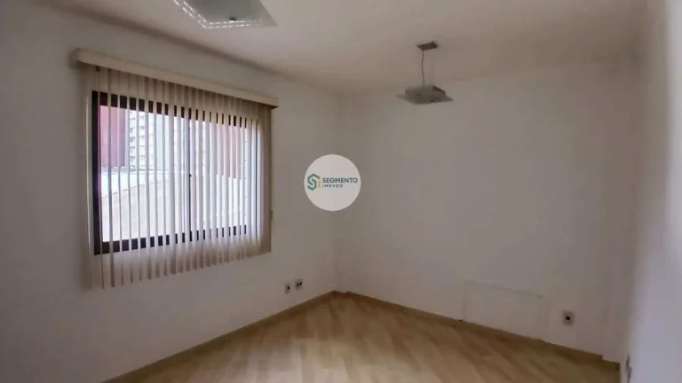 Imagem Conjunto Comercial, 76,11m2, à venda em Curitiba, Centro