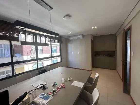 Imagem A 5ª Avenida Imóveis selecionou esta oportunidade de STUDIO c/ varanda integrada, totalmente mobiliada e decorada no BARRA PREMIUM: por R$500.000,00