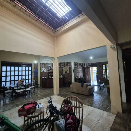 Imagem Venda de uma casa em Alagamra17 x 30 com 4 suítes, sala para 3 ambts, escritório, Dce, 1 Flat, Vagas de garagem