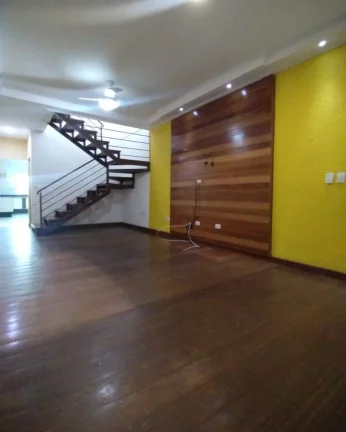 Imagem Sobrado, 3 dormitórios, 2 vagas FL11