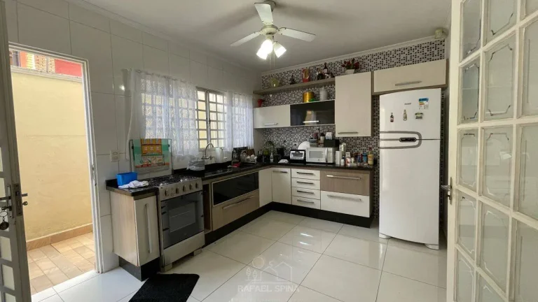 Imagem Casa à venda no bairro Vila Petrópolis - Atibaia/SP