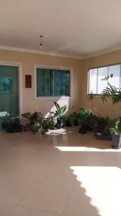 Imagem 3CASAS NO TERRENO+1 CASA DE 3 QUARTOS MUITO AMPLA COM SUÍTE+8VAGAS