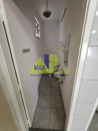 Imagem Salão Comercial para Locação Av São Miguel: 2 Salas, 2 Banheiros, 2 Vagas de Garagem, 130,79 m² de Área - Depósito Grande e 2 Vagas Inclusos!