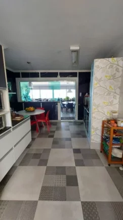 Imagem PITANGUEIRAS - FRENTE TOTAL AO MAR C/ MARAVILHOSA VISTA DA PRAIA DE PITANGUEIRAS E ASTÚRIAS, REFORMADO E DECORADO, 280 M² ÚTEIS, 02 VAGAS DE GARAGEM